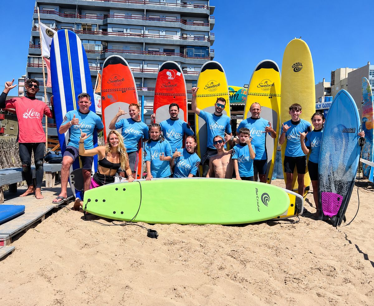 Grupo de alumnos de todas las edades con sus tablas